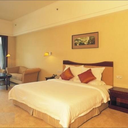Phoenix Hotel Wuyi Jiangmen Oda fotoğraf