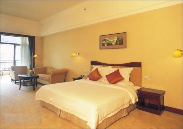 Phoenix Hotel Wuyi Jiangmen Oda fotoğraf